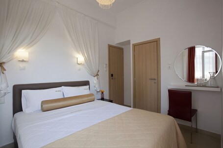 Metropolis Hotel - Image 39