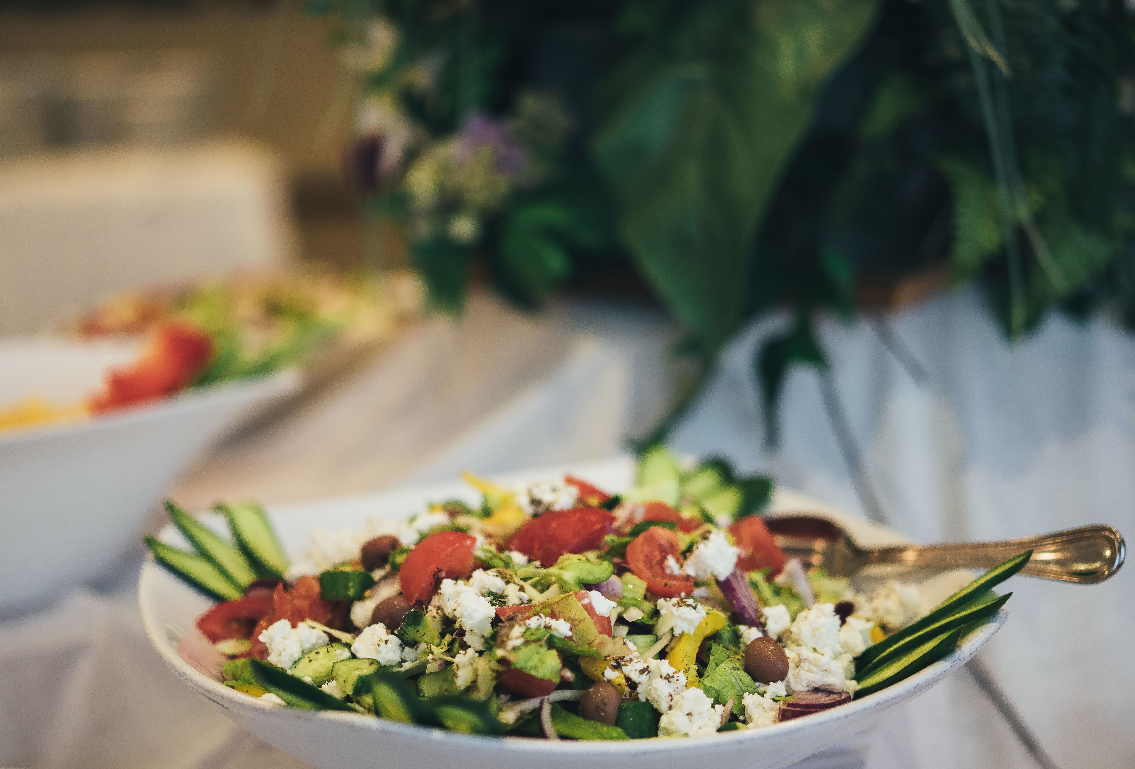 2 restaurants, breakfast, lunch, dinner served; international cuisine