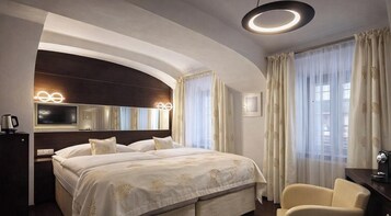 Ropa de cama hipoalergénica y minibar 