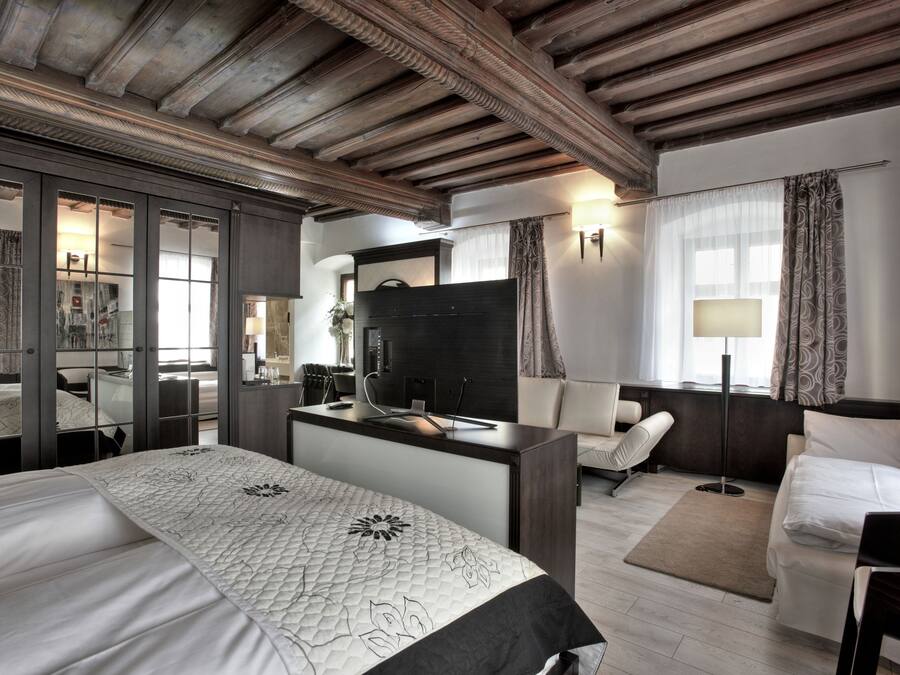 Minibar, két bảo mật tại phòng, bàn, phòng cách âm