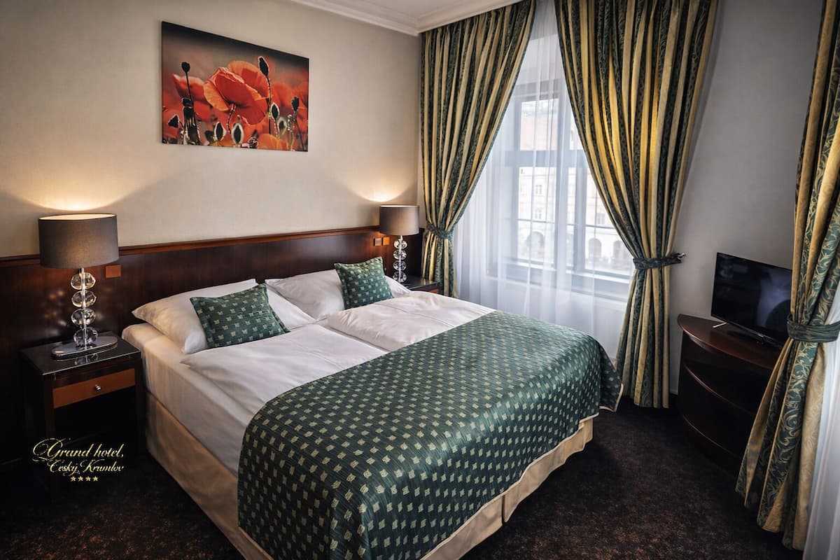 Suite | Minibar, in-room safe, desk, soundproofing