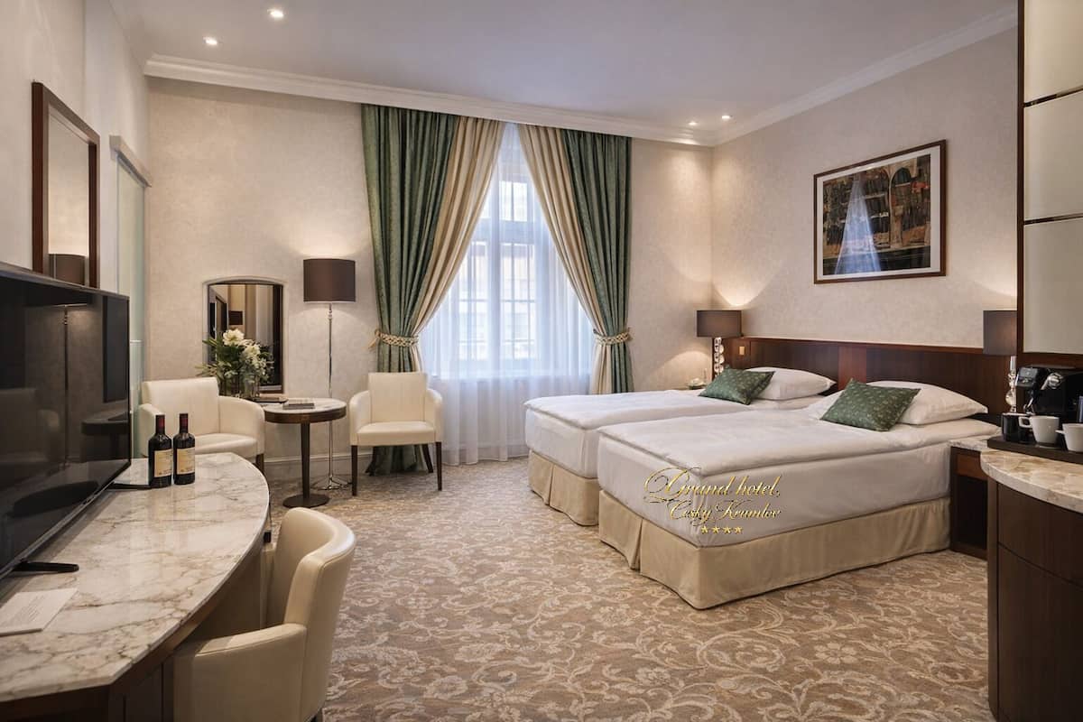 Double Room | Minibar, in-room safe, desk, soundproofing