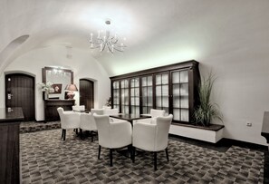 Bar (on property) - Hotel Grand (Cesky Krumlov)
