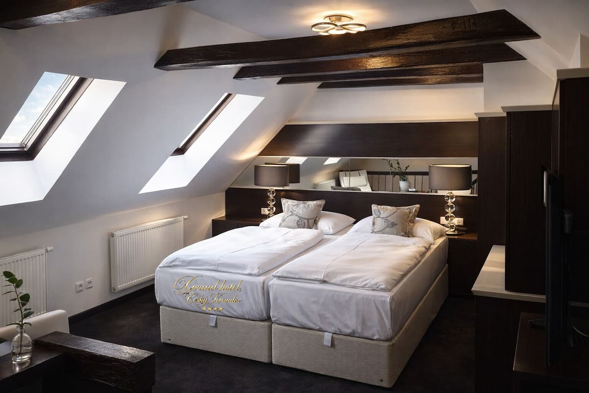 Duplex Suite with Castle View | Minibar, in-room safe, desk, soundproofing