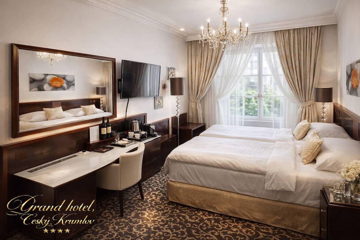 Deluxe Double Room | Minibar, in-room safe, desk, soundproofing