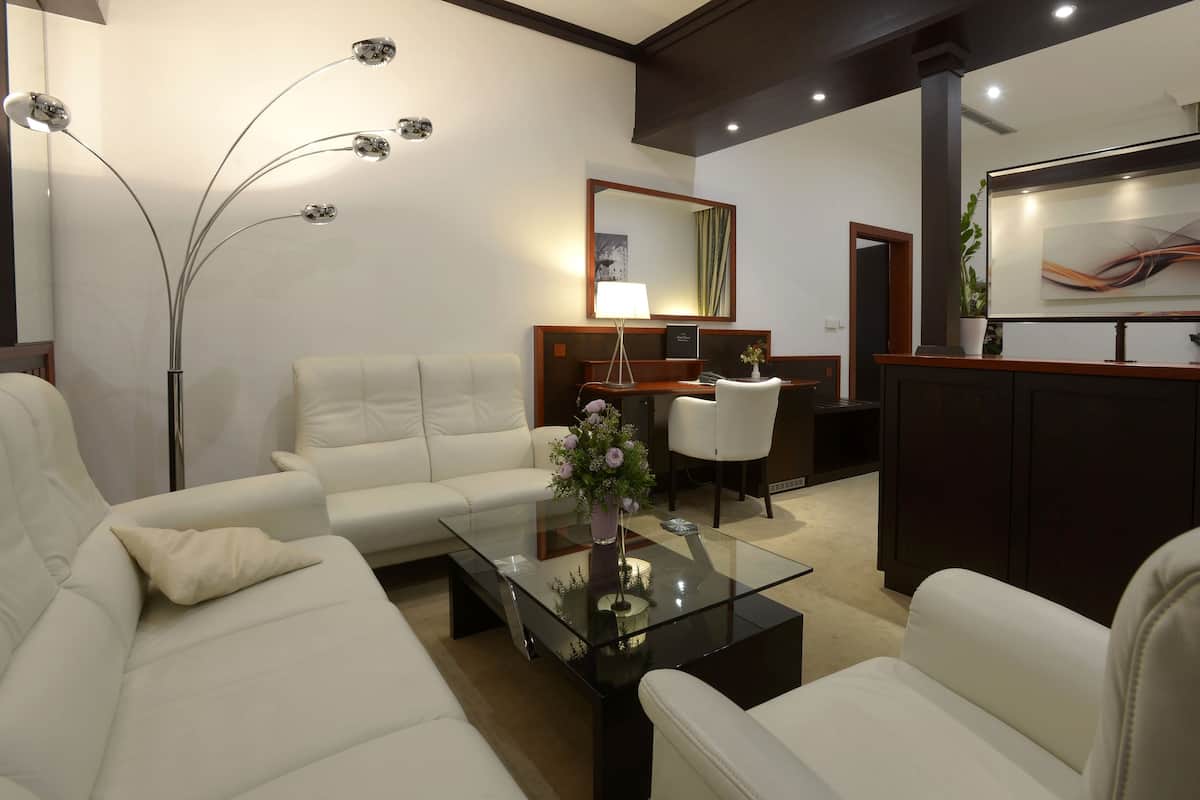 Suite | Área de sala de estar | Televisión LED