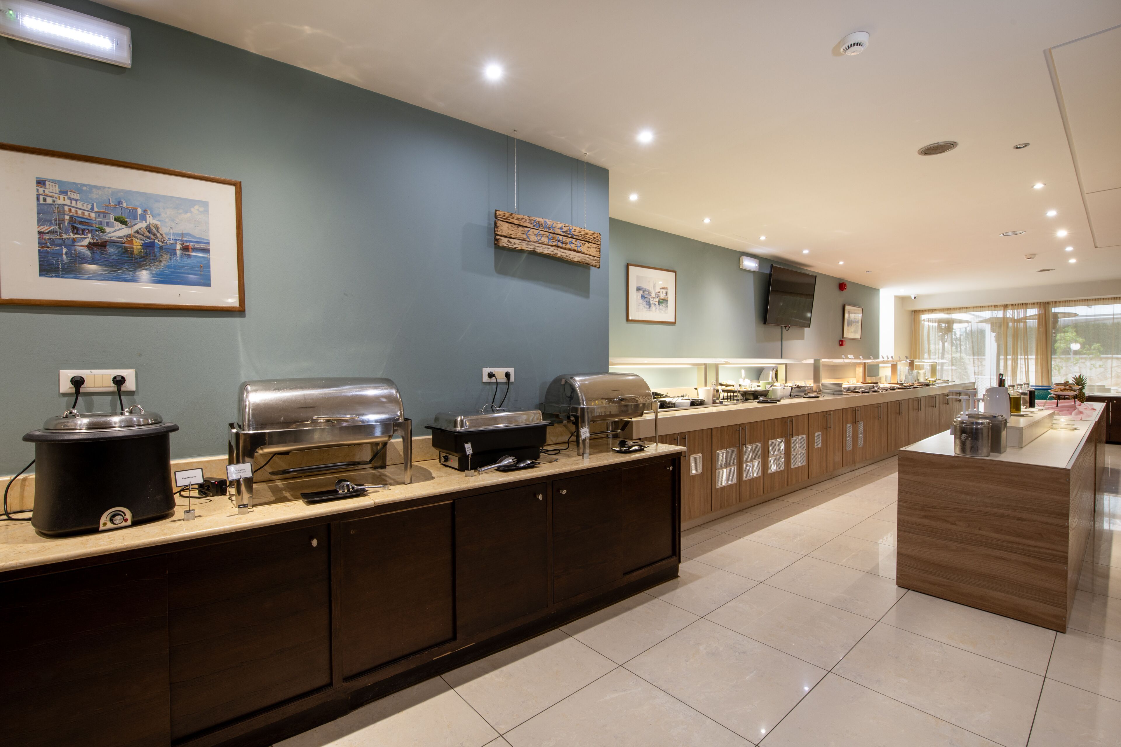 breakfast, lunch, dinner served; pool views