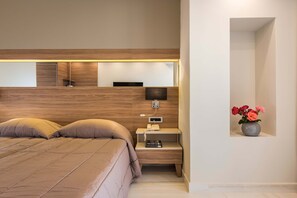 In-room safe, desk, soundproofing, free WiFi - Atrion Hotel (Chania)