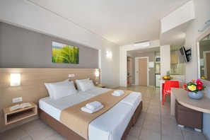 Studio,Ground Floor | In-room safe, desk, soundproofing, free WiFi - Atrion Hotel (Chania)