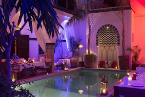 Outdoor pool, sun loungers