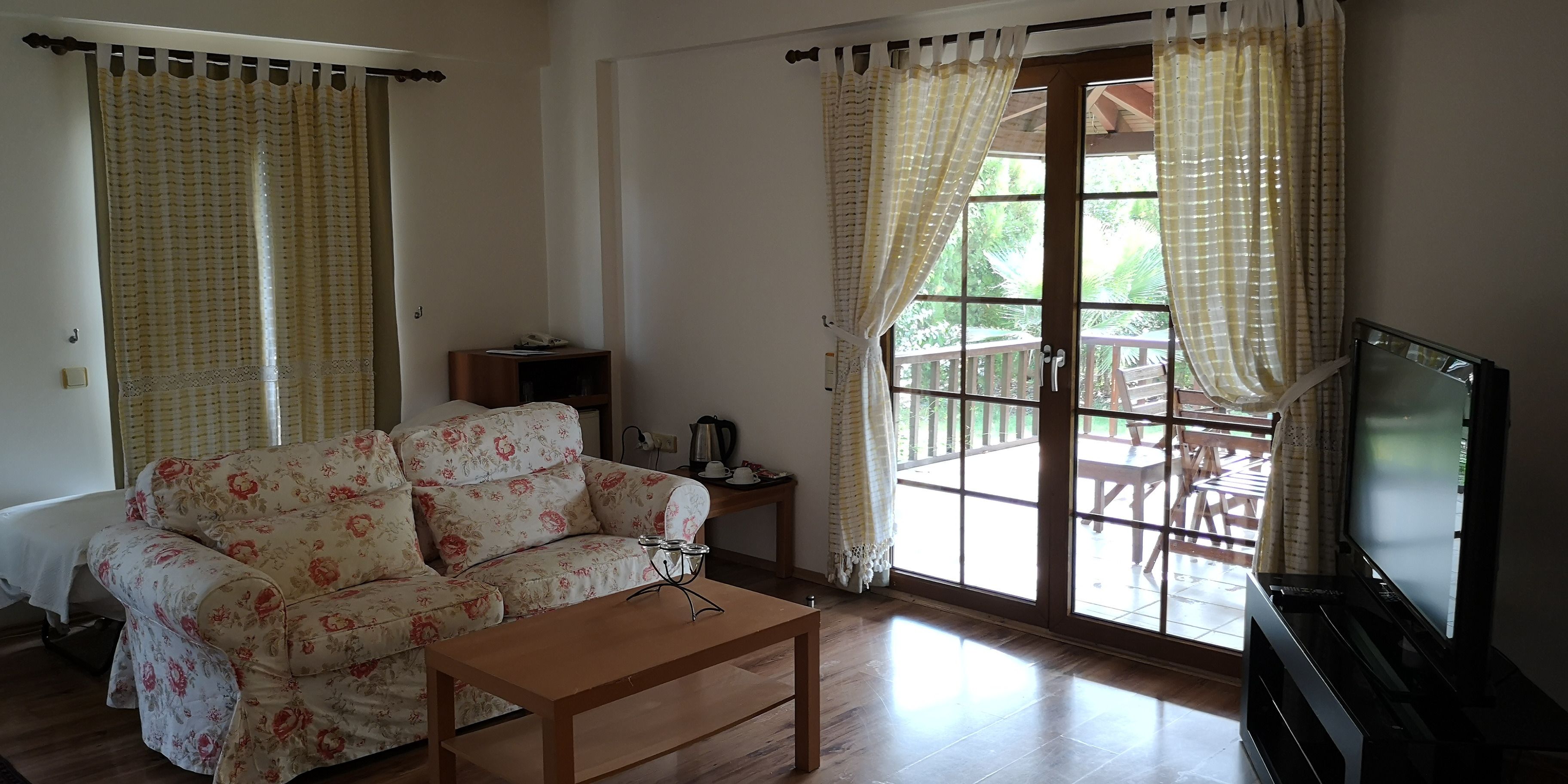premier double room, 1 king bed, corner | 2 bedrooms, minibar, in-room safe, desk