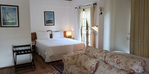 Premier Double Room, 1 King Bed, Corner