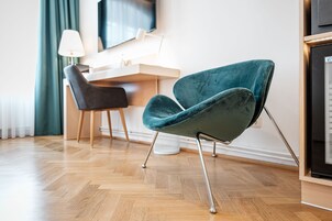 Ropa de cama hipoalergénica, minibar y decoración personalizada