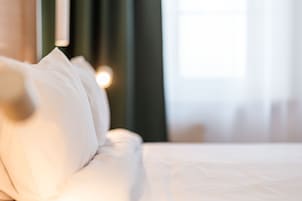 Hypo-allergenic bedding, minibar, individually decorated