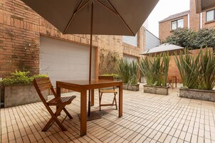 Habitación Premium | Ropa de cama de alta calidad, minibar, caja fuerte y escritorio