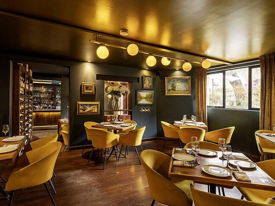 Déjeuner, dîner et souper servis sur place