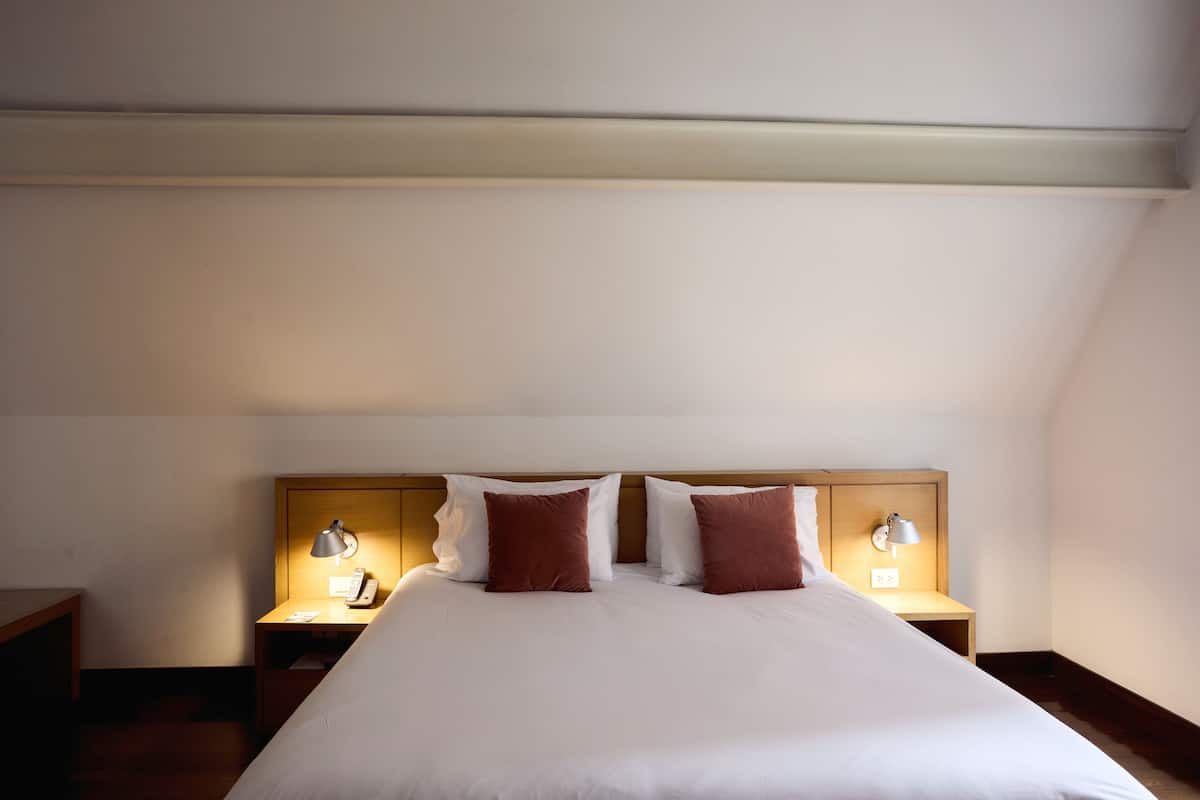 Hochwertige Bettwaren, Minibar, Zimmersafe, Schreibtisch
