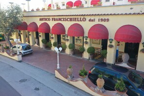 Front of property - Hotel Villa Pina Antico Francischiello (Massa Lubrense)