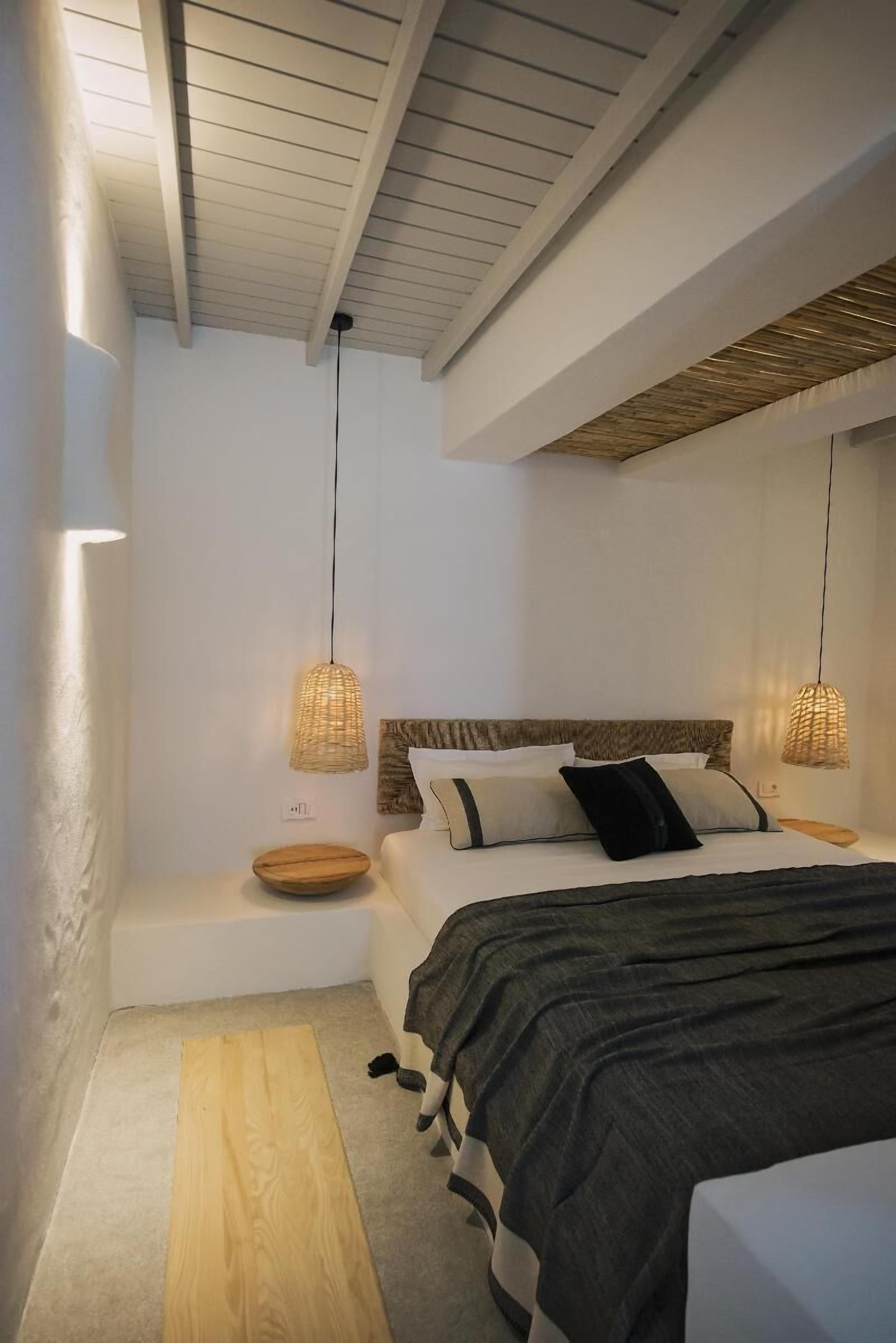 Een minibar, een kluis op de kamer, een strijkplank/strijkijzer