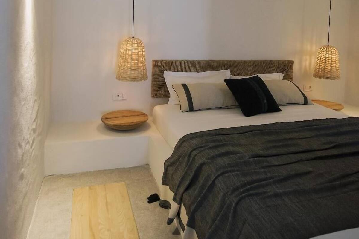 Minibar, coffres-forts dans les chambres, fer et planche à repasser