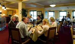 Dinner served  - Vaughan Lodge Hotel (Lahinch)