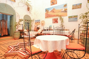 مطعم
