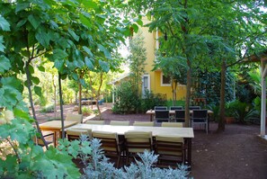 Breakfast and dinner served, garden views  - Daphne House (Kumluca)