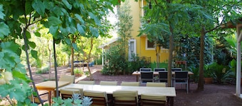 Daphne House