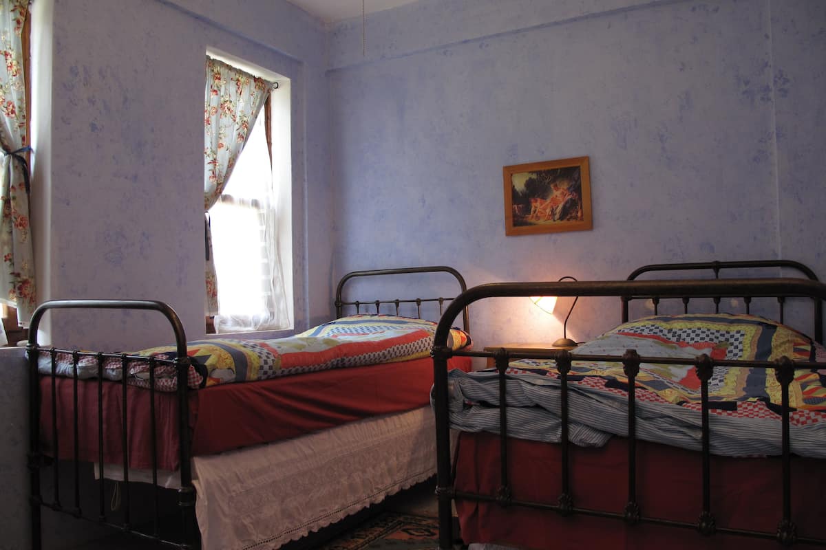 Pillowtop beds, free WiFi