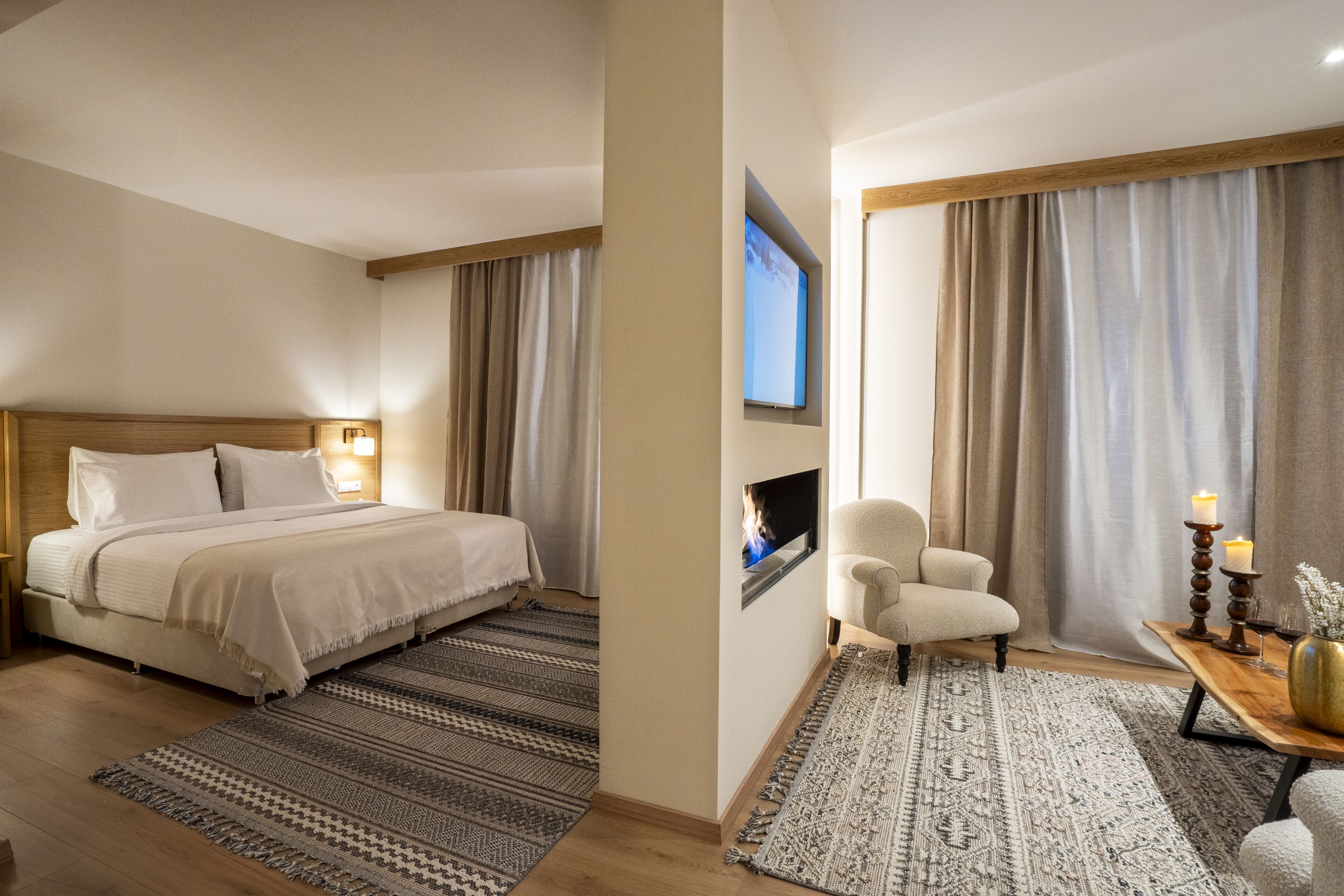 grand studio suite | desk, soundproofing, free wifi, bed sheets