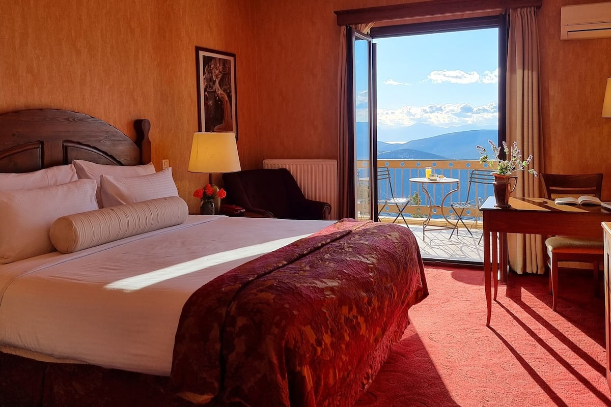 Studio Suite Deluxe | Bàn, phòng cách âm, truy cập Internet không dây miễn phí 