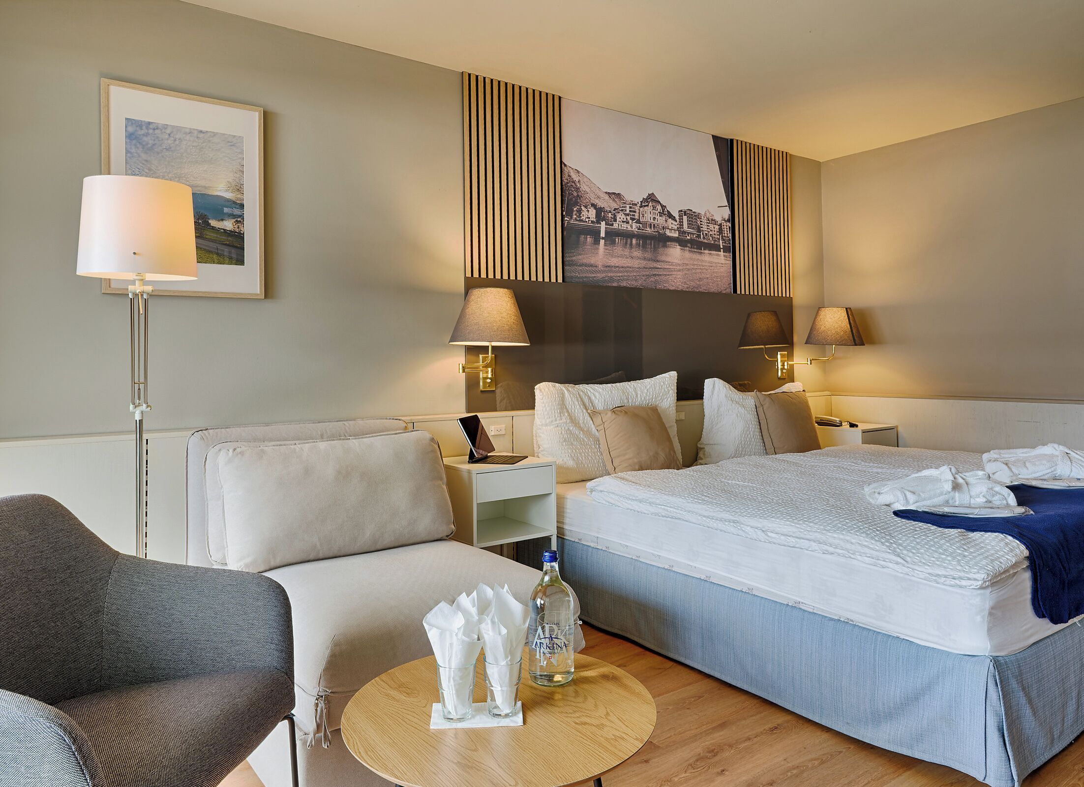 Comfort Double Room | In-room safe, desk, soundproofing, WiFi