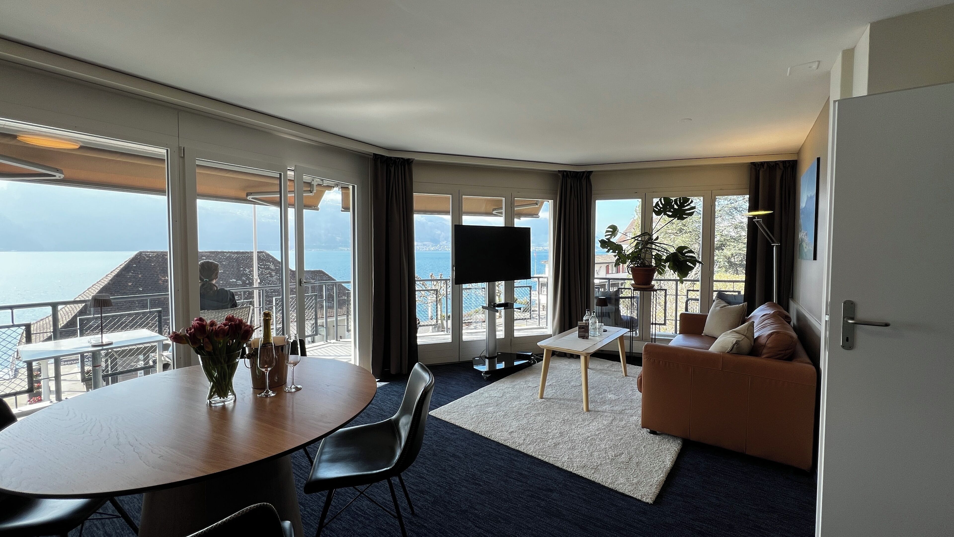 Premium-Doppelzimmer | Wohnbereich | Fernseher