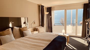 Family Studio | In-room safe, desk, soundproofing, WiFi