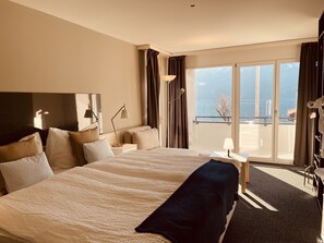 In-room safe, desk, soundproofing, WiFi - Seehotel Riviera at Lake Lucerne (Gersau)