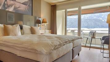 Family Quadruple Room | In-room safe, desk, soundproofing, WiFi