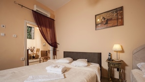 Standard Apartment, Private Bathroom | Room service - dining - Peer Guest House Tel Aviv (Tel Aviv)