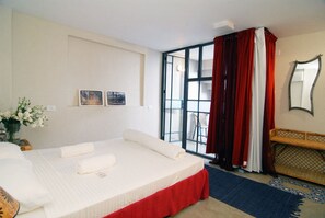 Standard Double or Twin Room, Private Bathroom | Iron/ironing board, free WiFi, bed sheets - Peer Guest House Tel Aviv (Tel Aviv)