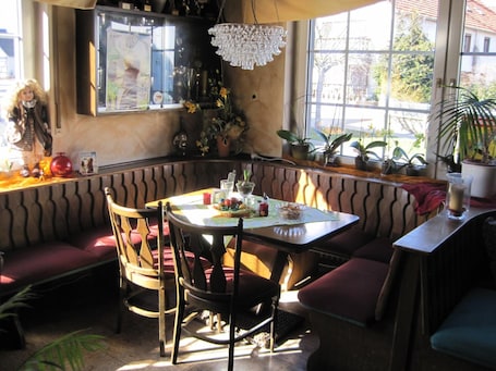 Se sirven cenas. Hotel Gasthaus Rogge