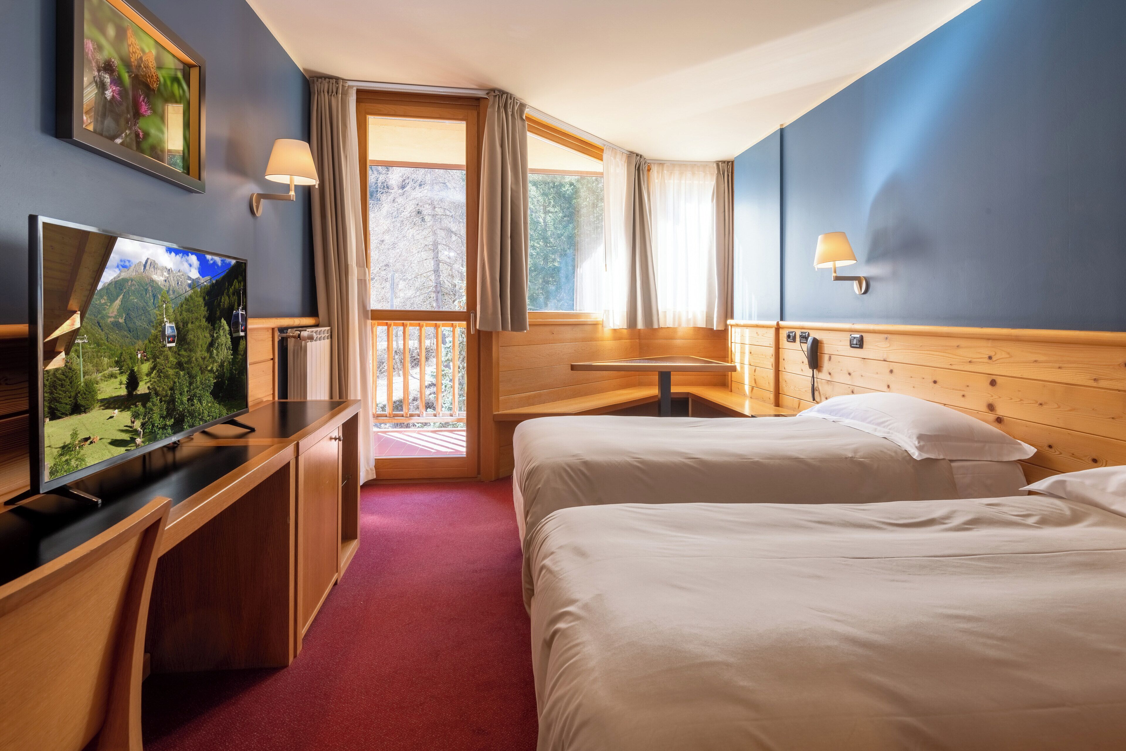 twin room | hypo-allergenic bedding, minibar, in-room safe, desk