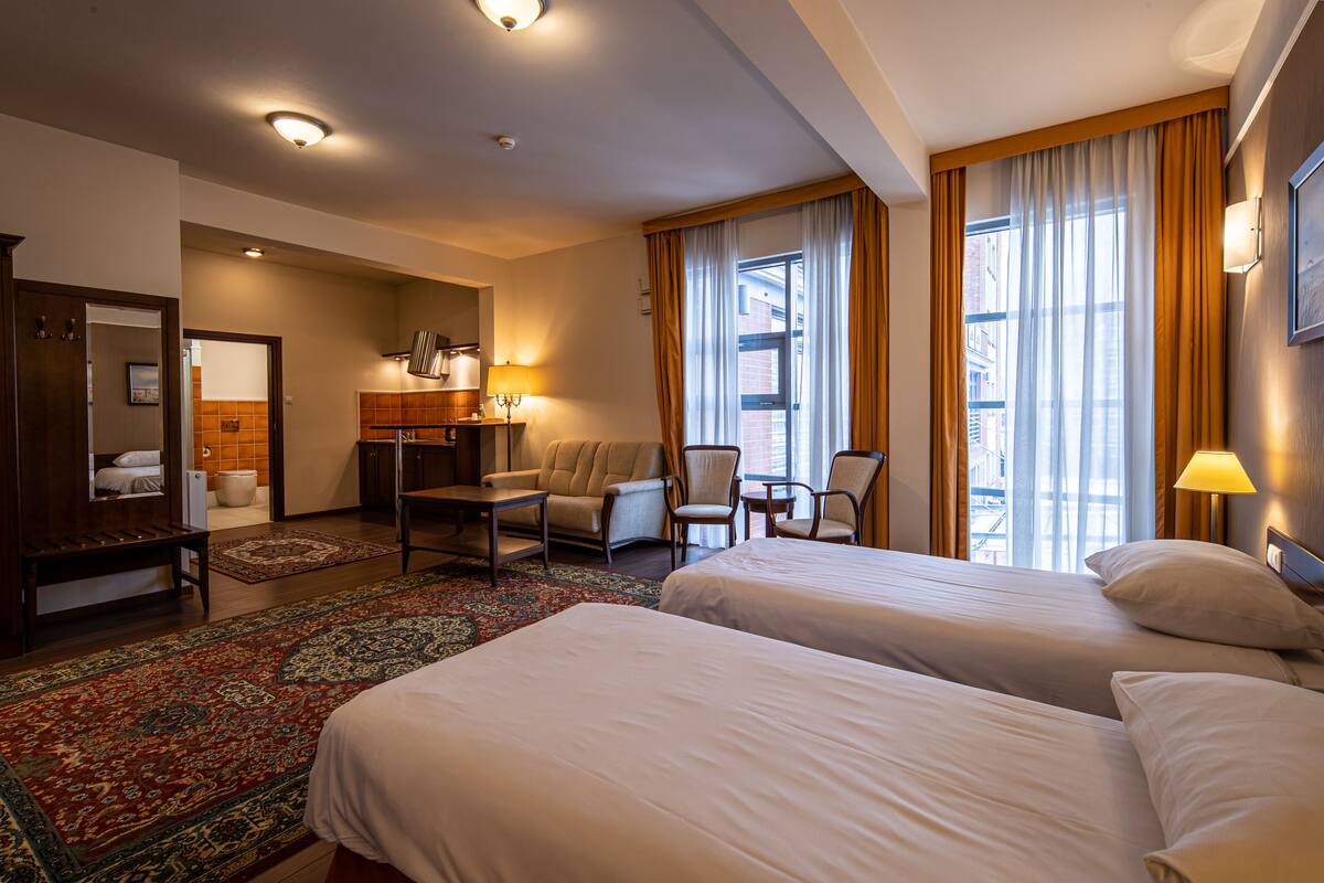 family suite | minibar, in-room safe, desk, free wifi