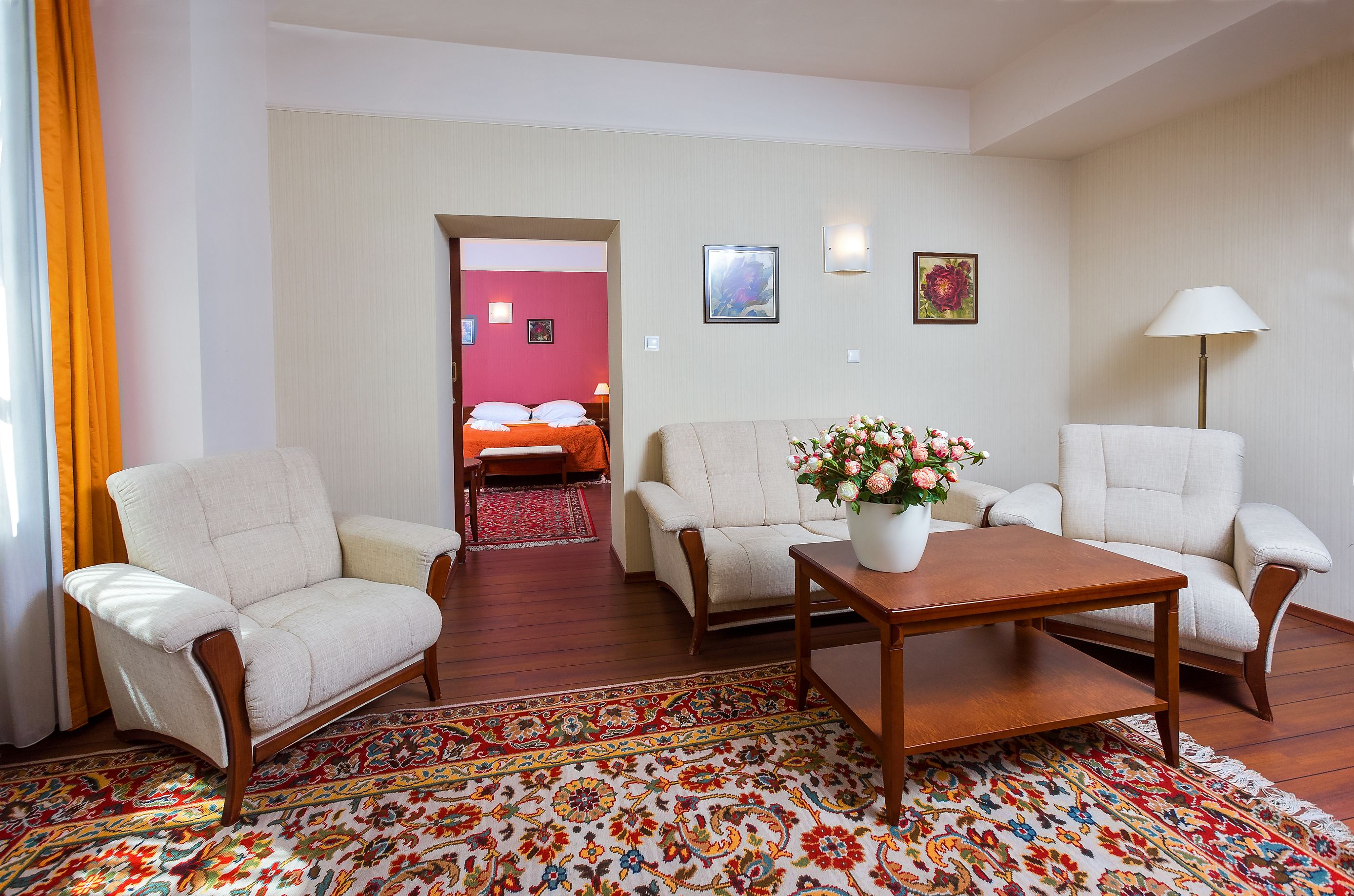 junior suite | minibar, in-room safe, desk, free wifi