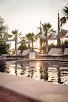 2 piscinas al aire libre