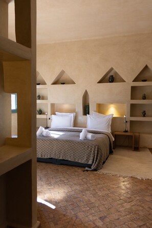 Deluxe Suite, Private Bathroom | Frette Italian sheets, premium bedding, Tempur-Pedic beds - Jnane Allia (Oulad Hassoune)