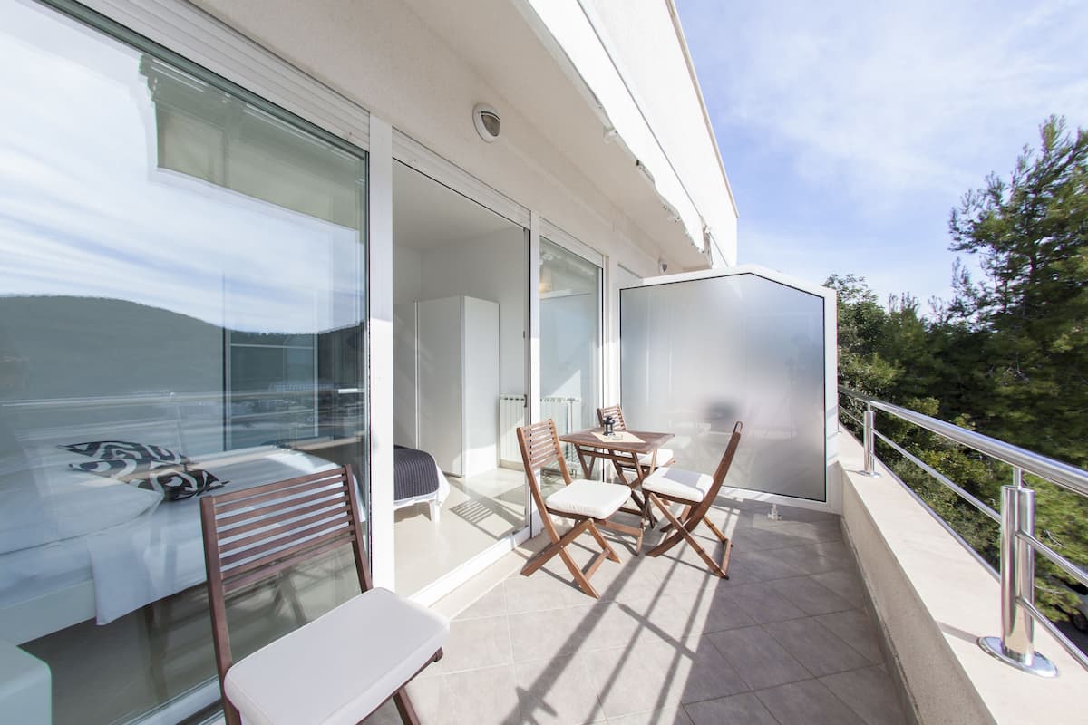 Premier Apartment, Balcony, Sea View | 1 bedroom, in-room safe, iron/ironing board, free WiFi