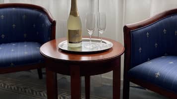 Junior-Suite | Minibar, Schreibtisch, laptopgeeigneter Arbeitsplatz