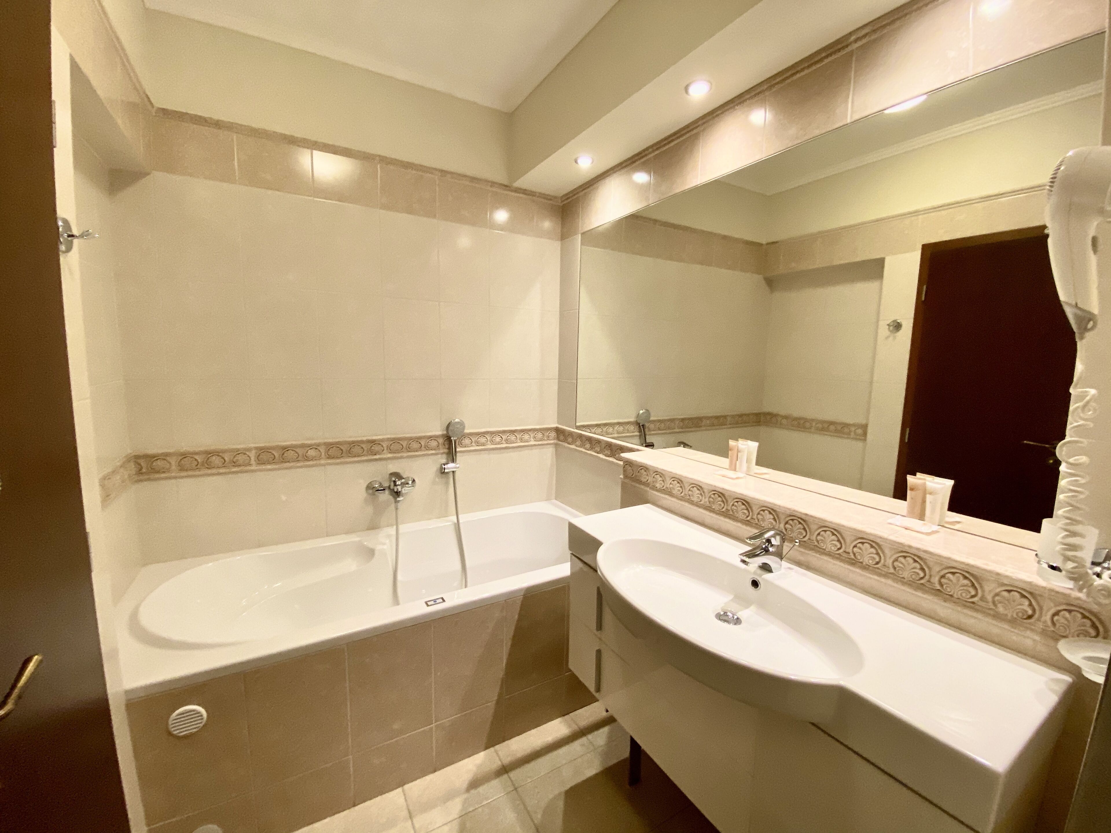 presidential apartment | bathroom | free toiletries, hair dryer, towels