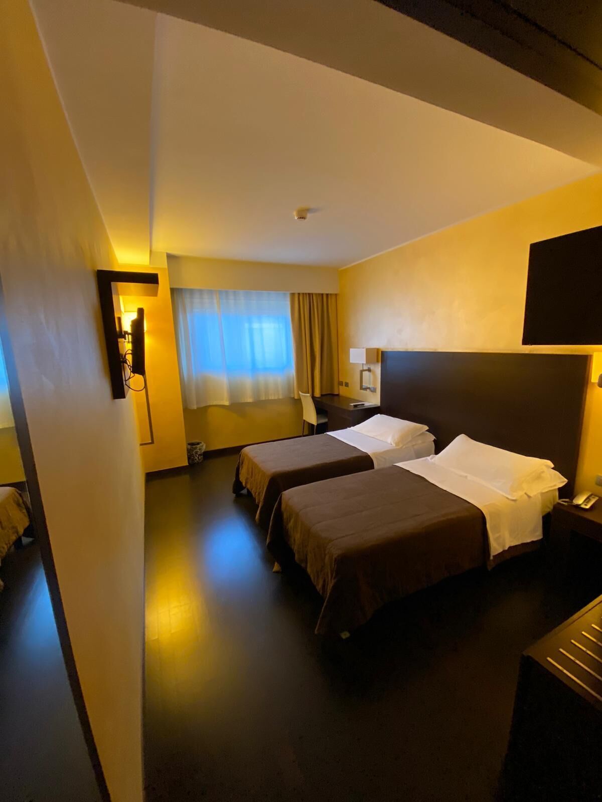 economy double or twin room, ground floor | minibar, in-room safe, desk, free wifi