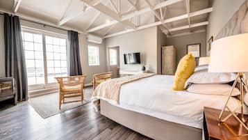 Luxury Suite | 1 bedroom, premium bedding, minibar, in-room safe