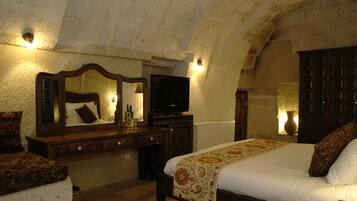 Junior Room Cave | View from room